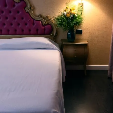 - Flower Motel