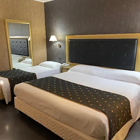 - Flower Motel 3*