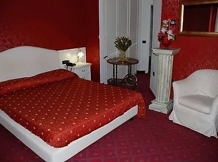 Motel - Flower Gropello Cairoli