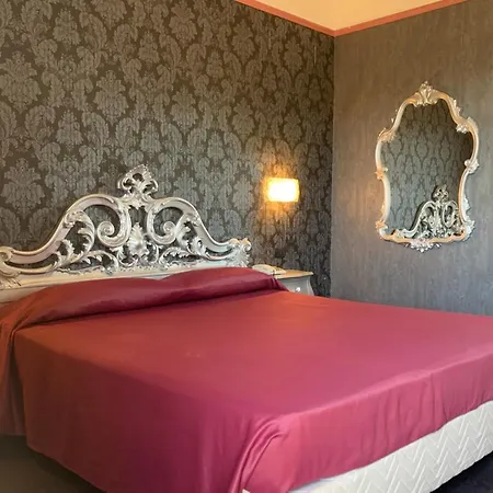 Motel - Flower Gropello Cairoli